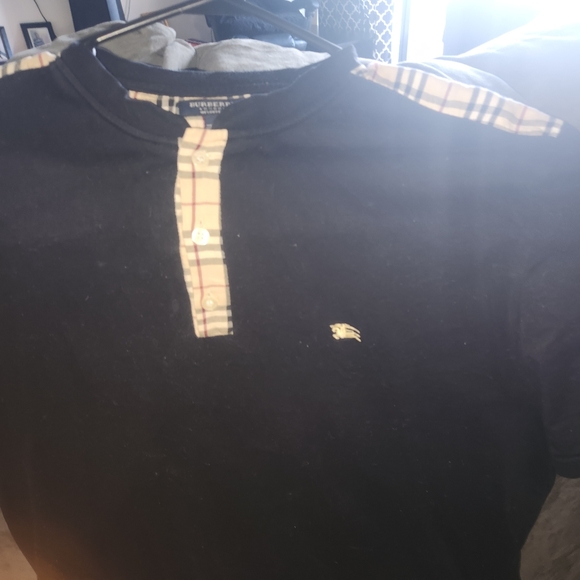 Burberry shoes and t-shirt authentic bundle - Picture 6 of 9